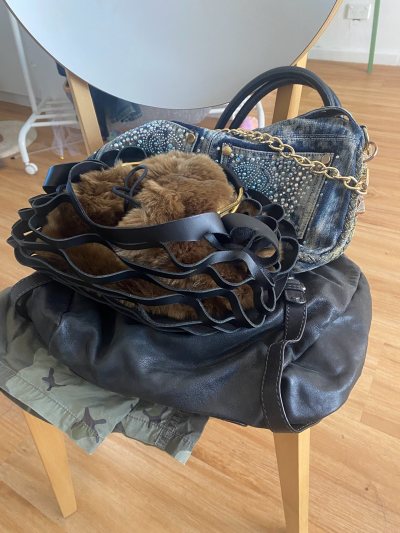 这次买了很多，包装的都很好。其中还买了眼镜这种易碎品，之前还有点担心，但到的时候物品完好。基本上每一个都是单独用泡沫打包。这次还是选了海运到澳大利亚，和上次的时间差不多。从开始打包到到家大概两个月，也没有因为年底节假日耽误。总体满意，还会继续使用。