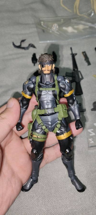 这次购物体验 不错，物流速度很快，打包也非常扎实。玩具很帅气，snake人物头雕刻画不错，比较还游戏中形象，可动非常优秀，具有可动眼，配件多，可玩性很高，山口式的玩具总能让人眼前一亮。配上挖煤姬的优惠券，可以省一点，很好很不错。