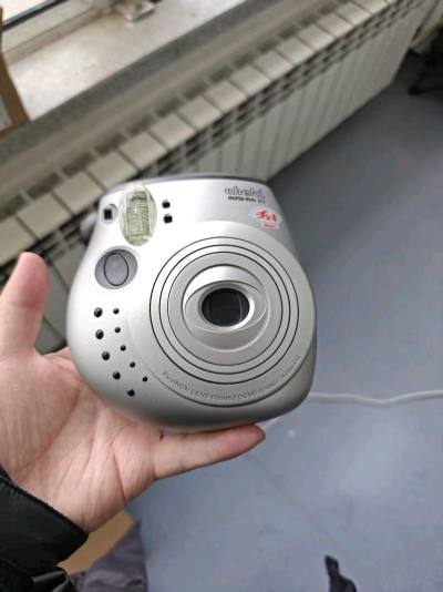 宝子们，我必须夸夸挖煤姬这个日淘软件！最近我买了两台相机，体验超棒。它上面相机款式巨多，从复古胶片机到专业数码相机，应有尽有。价格也很实惠，比国内一些渠道划算不少。而且物流速度快，包装还超用心，到手时相机完好无损。挖煤姬真的是日淘相机的宝藏软件，冲就完事儿！