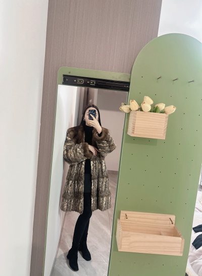  在挖煤姬上切煤发货的国际物流也特别迅速，到手了里面的东西也包的很严实，推荐喜欢的可以试试这个网站非常方便，可以合并订单发货。