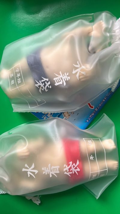 之前到的一箱。外箱完整干净，箱内物品不算多，物品都有单独保护，泡泡纸塞得很多。其实下一件快递的到来。