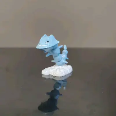 宝可梦mc买了一次就停不下来了，这么宝可梦不知何时能凑齐图鉴呢，太可爱了，这次有一个瑕疵有点点大，但是好在价格便宜也不用担心买到盗版