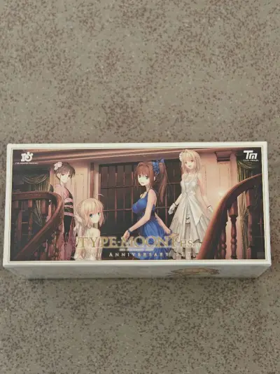 这次买了1套型月10周年的礼盒套装，品相完美挺满意的。物流方面选的是EMS效率很高大概10天左右就到手了OK的，官方的包装方面也依旧完美没问题，工作人员的审核速度也越来越快了点个赞，那么下次见啦~