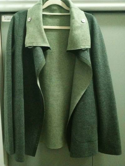 最近想买绿色的外套，但很少看见比较喜欢的绿色，于是来挖煤姬寻找，果不其然让我找到了非常合适的，整个过程也很丝滑，挖煤姬用了很合适的箱子，发出物流后退了运费差价，非常好～