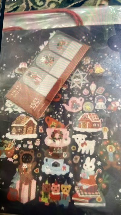 哇 体验到了用竹蜻蜓的快乐！
终于有渠道可以自己买买买可爱的文具啦！ 北岸由美老师的作品太可爱了 啥都想买 还有角落生物的可爱文具
期待下一单也顺顺利利！
感谢！给挖煤姬加鸡腿～
客服们太可爱了 态度超级好
