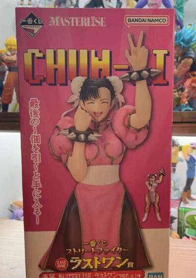 从小就玩街霸，没想到时隔多年街霸出了新的游戏版本，而且目前在格斗游戏中拔尖的存在，虽然玩的不太好，但是很喜欢里面的角色，尤其是春丽，开心，入了两个不一样颜色的服装。