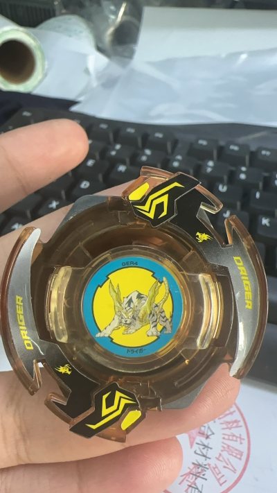 等了27天的茶透虎s总算到了嘿嘿，搭配黑色异色贴纸效果真滴不错，非常喜欢。异色虎s大军+1！！！！！