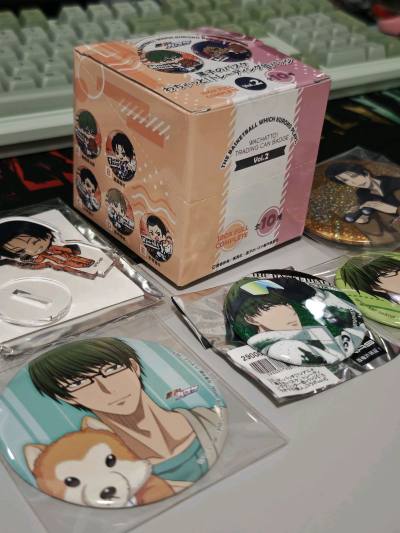 使用挖煤姬下单的谷子到啦，这一批数量不多，大多数是来自骏河屋的吧唧和其他谷子，挖煤姬切骏河屋超级迅速，也没有通讯费用，真的是最适合切骏河屋的软件了。