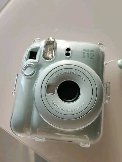        蹲了好久的拍立得mini12终于在挖煤姬淘到啦！拿到手的那一刻，指尖碰到机身的质感，真的开心到转圈～小小的一台，揣在包里刚刚好，迫不及待要带着它去扫街，定格每一个闪光的瞬间！
       谁懂谁懂，第一次切煤，开箱的时候心都在怦怦跳，不过还好，非常之...