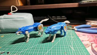 最近在雅虎拍卖中拍得一只忍者戦隊隐大将军的食玩，一只狼手臂，想不到老食玩对比新食玩还是别有一番风味，非常不错