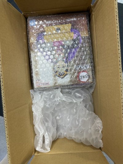 物流很快速，就等了十天不到就收到货了，包装的很严实，物品完好，期待很久的童磨手办，心心念念终于到货了，期待下一次购物