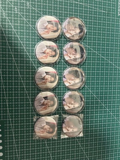 新手切煤成功下车！这次切煤真的幸福感拉满，蹲到了好价小谷，淘到国内难寻的杯垫，立牌和国内相比性价比拉满，代切也很快，国际转运选了合箱，打包紧实不占空间，运费划算不少，物流时效比预期快很多。到手每款谷子状态都在线，无破损无氧化，性价比碾压国内现货，完美圆梦，已经开始规...