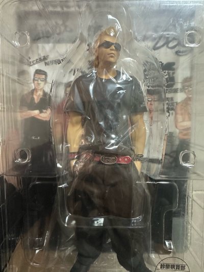 又又又又又剁手了…
遇到了就想买诶…
依旧是黑色的经典款
非常喜欢的配色
就是老毛病红皮带还是有些许氧化了！