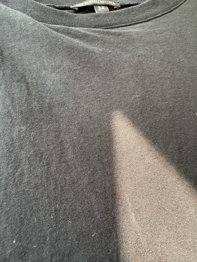 很喜欢的一件印花背心，十几年前的作品被我挖到了，很是惊喜，到手发现细节比我想象中多，这个牌子每买一次都是