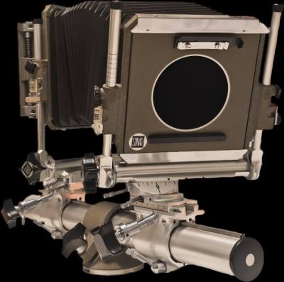 第一次海淘大画幅，虽然说因为重量大导致运费挺贵，但是确实包装保护做的非常好?，海运到货包裹四四方方一点没坏。卖家的描述也非常全面、真实，除了有几颗螺丝生锈了以及少许细微划痕磕碰，考虑到年代的原因，已经保存的相当不错，非常满意的一次购物。