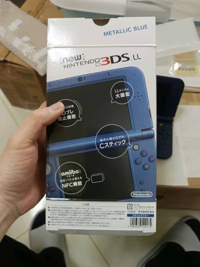 嗯，大概在两个月前，在日本煤炉看到了这台机子。但是当时售价比较贵。然后就一直点收藏关注。然后卖家呢，降价了？3000日元。正好那天又赶上挖煤姬给我优惠券。所以就买下来了。好多人呢，晒图他不写价格。我这个呢，告诉大家，我在日本煤炉多少钱买的？一共。这套机子箱说齐全。花...