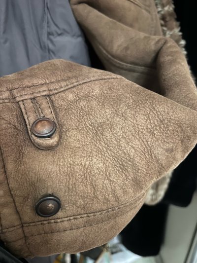 太开心了，买到了超喜欢的皮毛一样，厚的无敌哦！太满意了，给挖煤姬点赞，海运也快十几天就到了，包装也很好没有破损，会继续在挖煤姬下单，加油加油！