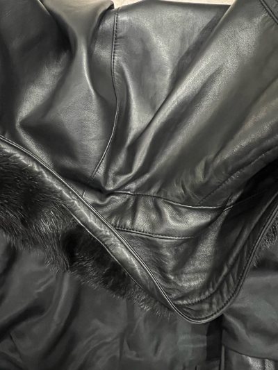 又到了又到了，包装超好的，快递速度还是一如既往，基本每次都选择海运，还是很安心的，安全下车，买的衣服也很满意，挖煤姬平台值得信耐，继续支持，加油