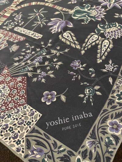 这次在挖煤姬淘的复古丝巾，真的超出预期！
下单前特意咨询了商品的品相细节和面料质感，客服不仅秒回，还贴心附上了实物细节图，把丝巾的花纹、水洗标和边缘做工都拍得清清楚楚，完全打消了我对跨境淘货的顾虑。

物流选的航空件，不到两周就顺利签收，包裹用硬纸盒加双层气泡膜严严...