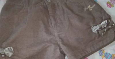 这条来自日本品牌“美所钢琴”的裤子，到手真的很惊喜！面料是舒服的棉质，颜色是很百搭的咖色。细节也做得特别好，口袋和走线都很精致。版型显瘦又日常，是衣柜里的百搭款，日淘的体验非常棒！