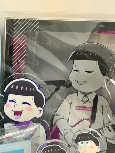 很开心切到这些！包得很好，都有保护，吸血鬼圆梦了啊啊啊虽然还想吃黑化（？）后的。。价格实惠运费也不咋多，包装到位，体验很好