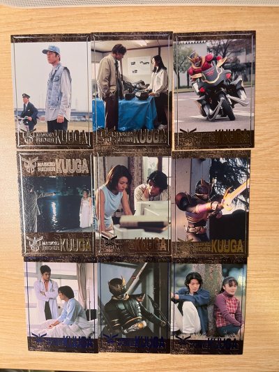 海淘的这批假面骑士卡片直接封神！正版卡面色彩校准超精准，铠甲纹路的细节刻画分毫毕现，镭射工艺的折射效果层次分明。三层气泡膜加固打包，到手零划痕零折痕，物流时效比预估快3天，打包很好，收到货没有破损，收藏党闭眼冲不踩雷！