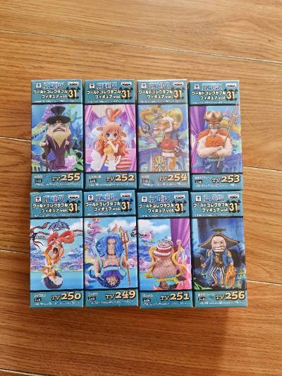 海贼王wcf，买了套龙宫套，里面有白星，尼普顿还有她的几个大哥，左右大臣还有一个tv17的白胡子，没有盒子