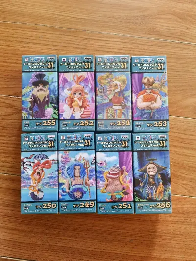 海贼王wcf，买了套龙宫套，里面有白星，尼普顿还有她的几个大哥，左右大臣还有一个tv17的白胡子，没有盒子