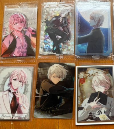 这次入库了idolish7的纸片谷和一些吧唧，非常好小蛇非常有爱动物园。包装很安心，状态非常好。挖煤姬操作简单易上手，客服响应迅速，合单审核迅速，商品状态与描述相符，打包包装加固很严实，箱子很结实，完全不用担心谷子损坏，国际物流很快，还能使用积分抵扣运费，对单机党来...