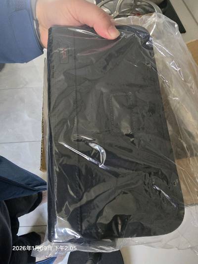 tumi的钱包，容量大，功能齐全，成色给好，靓正，基本上没有什么使用痕迹哦，中古品，还是很给力，给犀利了哦。