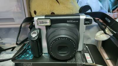 这次体验特别好，相机很新，而且收到货完全出乎我的意料，包装也很结实，感谢卖家出这么好的东西！！！！我已经很期待能拿到这个拍立得在中国大陆各个风景去拍照