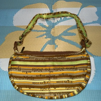 今天又收到买的漂亮可爱的中古物品啦，东西都保存的很好，选择不保留包装的挖煤姬会把外包装袋去掉，每一个都好可爱好喜欢，挖煤姬越来越好啦，折扣和优惠券也越来越多