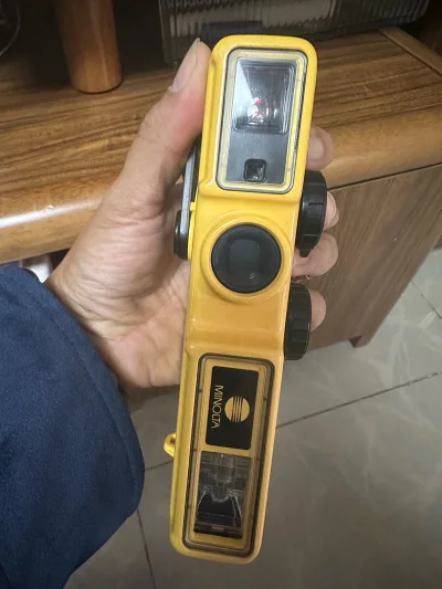 这个价格非常可以，包邮加运费还是比较划算，只要不要超过5000日元就好，要不要收关税。很喜欢的颜色，当摆件很好看，里外都比较新，挺满意的。