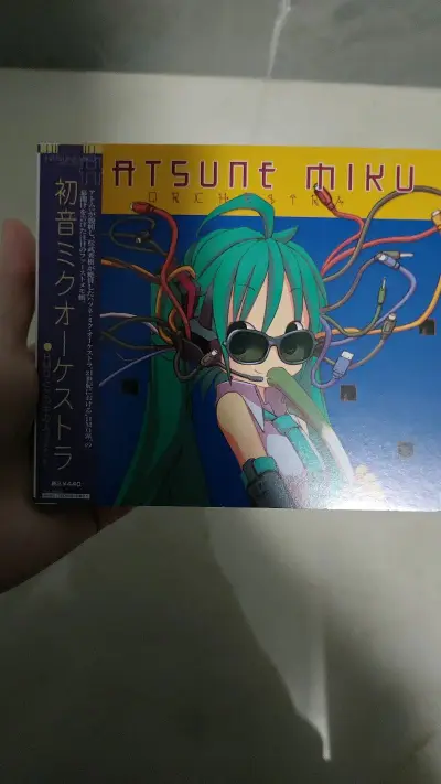 在挖煤姬淘到了好物，初音未来便签本，本子非常新，价格划算，选择竹蜻蜓专线运二十几天就到了，包装严实，顺利到手。