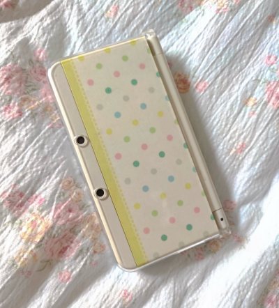 成色非常新，功能完好，最主要的是真的很有趣又可爱！
当时买的时候➕皮卡丘替换壳才7百块，现在一看还涨上去了，没想到这能成理财产品了