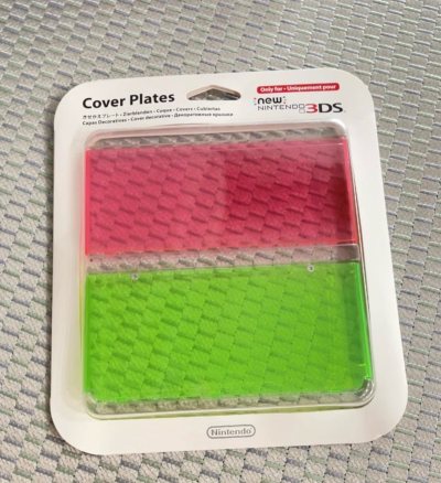 新小三就是好，壳子可以一天换一个，这次买到了透明的粉色绿色，套着机器都是透明的了，真的巨好看啊，下次再买另一款