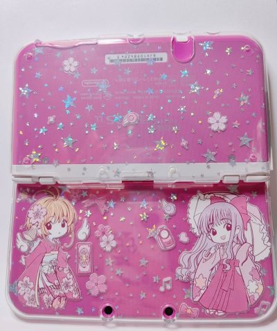 是谁说玫粉色新大三颜色土？
我宣布，这就是玫粉色新大三最适配的背卡！
如果不是这个底色，绝对没有这么好看！
小樱知世赛高❤️