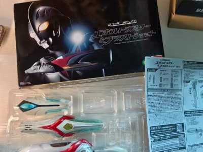 这次是在煤炉二手平台上切的奈克瑟斯奥特曼气息和爆裂枪ur，挖煤姬官方的包装非常好，第N次走竹蜻蜓也非常快，超乎我的预料，大概20天到手拆箱，非常丝滑！