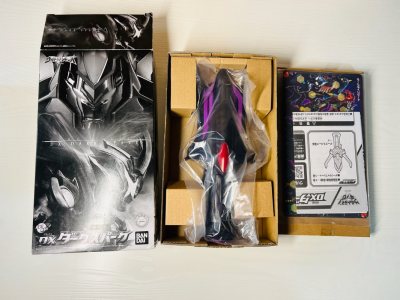 这次是在煤炉二手平台上切的银河黑暗火花pb和艾克斯ur，挖煤姬官方的包装非常好，第N次走小航空也非常快，超乎我的预料，大概15天到手拆箱，非常丝滑！