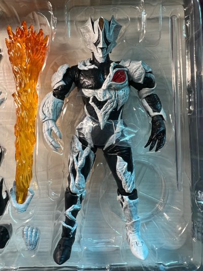 这次是在煤炉二手平台上切的基里艾洛德人shf和黑暗圆环，挖煤姬官方的包装非常好，第N次走竹蜻蜓也非常快，超乎我的预料，大概20天到手拆箱，非常丝滑！