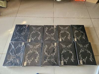 最近的新爱好, 挖挖姬app上淘一些二手物 件,旧的专辑,cd, 及周边,很喜欢的但是 以前买不起或者买不到的都可以找回,这这种 觉真好,切物很快,运费也很明确, 喜欢！