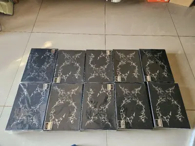 最近的新爱好, 挖挖姬app上淘一些二手物 件,旧的专辑,cd, 及周边,很喜欢的但是 以前买不起或者买不到的都可以找回,这这种 觉真好,切物很快,运费也很明确, 喜欢！