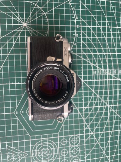 再一次在挖煤姬上淘到心仪的胶片相机镜头，成色相当不错！整个过程依然非常顺利。挖煤姬整合资源的能力非常强大，让我能够迅速找到合适的商品，发货也非常迅速，可追踪小航空需要7天，并且没有被税，非常感谢挖煤姬平台。