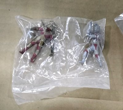 速度挺稳的，包装也严实。收到的东西都对，没什么问题。用这个平台买过好几次了，都比较顺利，以后还会来，支持支持。