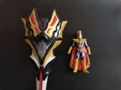 本次也是收到了新生代这一套武器道具周边，这次也是使用了竹蜻蜓物流，物流速度很满意，打包也非常好，很满意的一次体验！