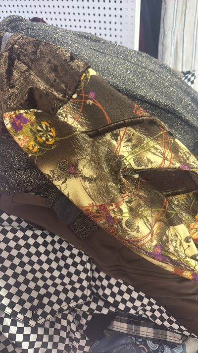 algonquins和ozz是我的最爱
下面都是我的心水好衣哈哈哈哈全都是好价入！到手惊呆死打包是真的里三层外三层！很仔细，完全超出预期了哈哈哈哈哈