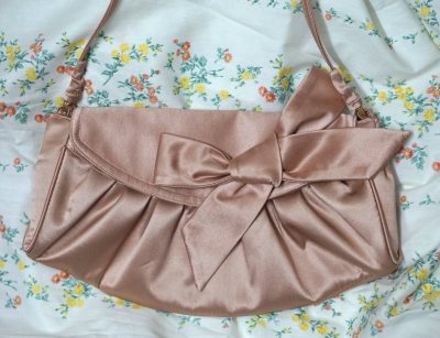 终于到啦，这次还是选择了海运，比以往久了一点，一直担心，还好安全到达啦，非常好看，喜欢~又等待下一波~淘得停不下来