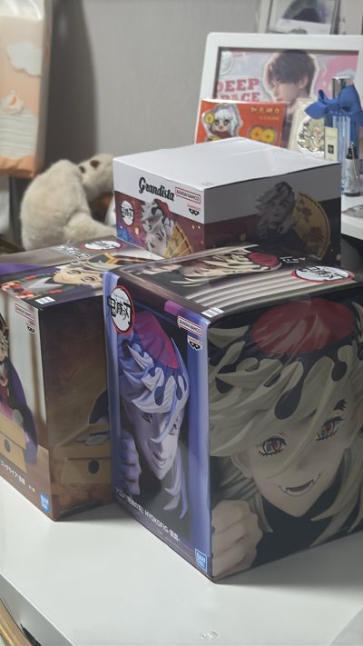 物流挺快的，东西保存的特别完整，包装很安全，到手都是全新完好的，淘到了自己很想要的东西，也都是没拆过的，箱子里放了泡泡纸