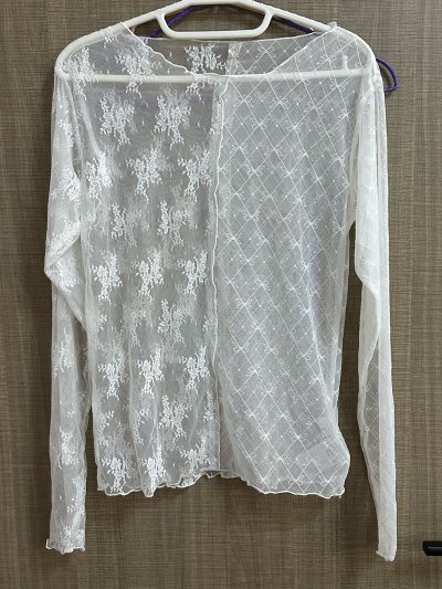 这次淘到的是mj的蕾丝内搭，蹲了好久终于蹲到了，衣服状态很好，无暇疵。这次还试了新路线EPL，运费比ems便宜了一些，速度也很快，体验非常好，以后还是选择！！