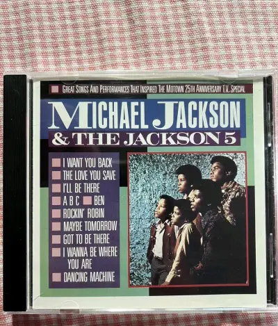 大家看自己年度报告了吗？今年我在挖煤姬买cd省了不少，这次年底又在挖煤姬捡漏买了不少cd。这次走的是竹蜻蜓专线10多天就到了！年底最后几单默默下车，打包也很好，音质非常好，收到很惊喜！本年度我最喜欢的商品是买的音乐专辑啦，最多的服务是商品留言，我今年在挖煤姬省了...大家看自己年度报告了吗？今年我在挖煤姬买cd省了不少，这次年底又在挖煤姬捡漏买了不少cd。这次走的是竹蜻蜓专线10多天就到了！年底最后几单默默下车，打包也很好，音质非常好，收到很惊喜！本年度我最喜欢的商品是买的音乐专辑啦，最多的服务是商品